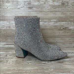 Betsey Johnson Glittering Silver Ankle Boots Size 5M NWT‎